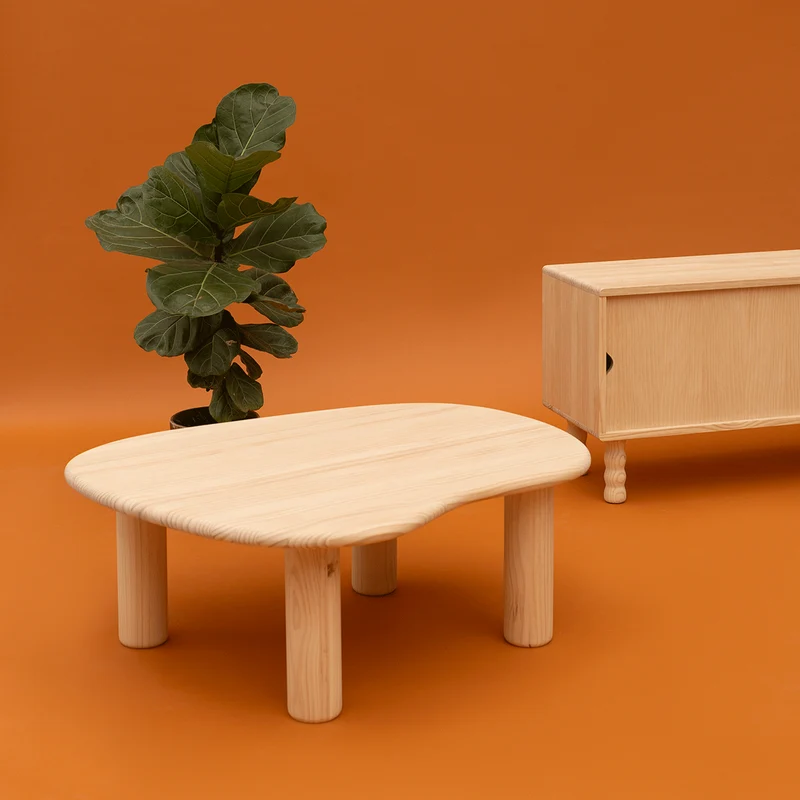 Calella - Coffee table in pine wood 93 cm