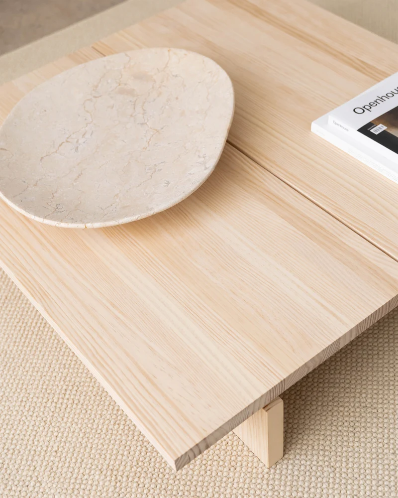 Olivera - Low coffee table in solid pine wood 90 cm