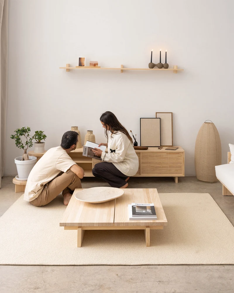 Olivera - Low coffee table in solid pine wood 90 cm