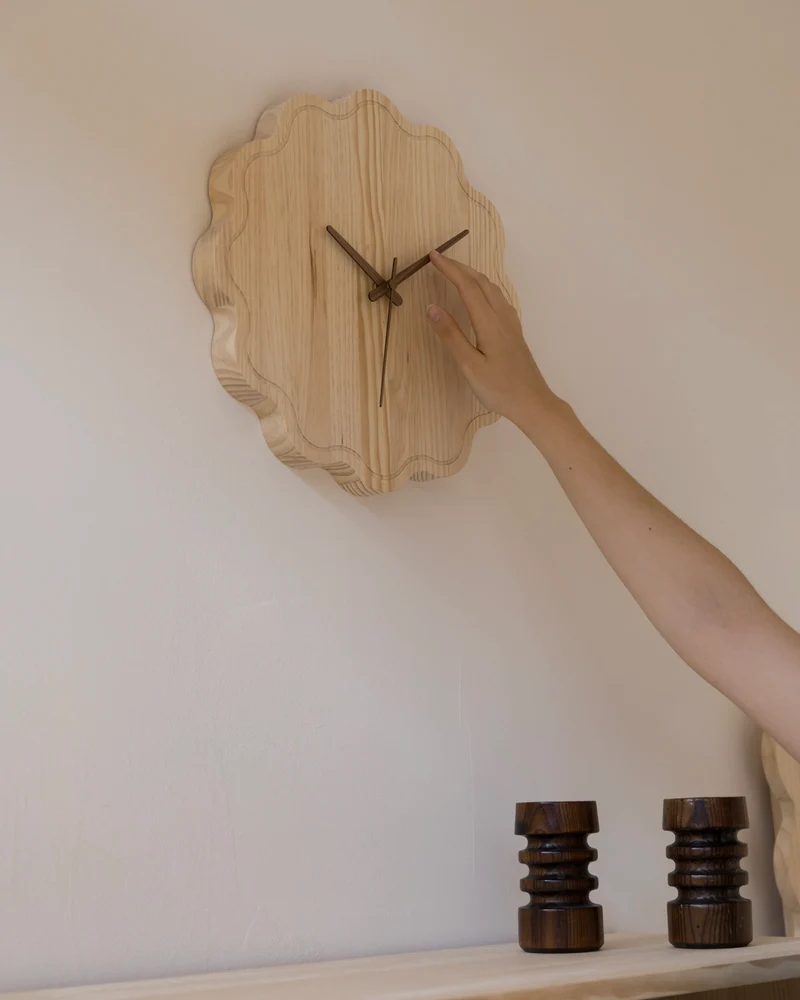 Avui wall clock 35 cm