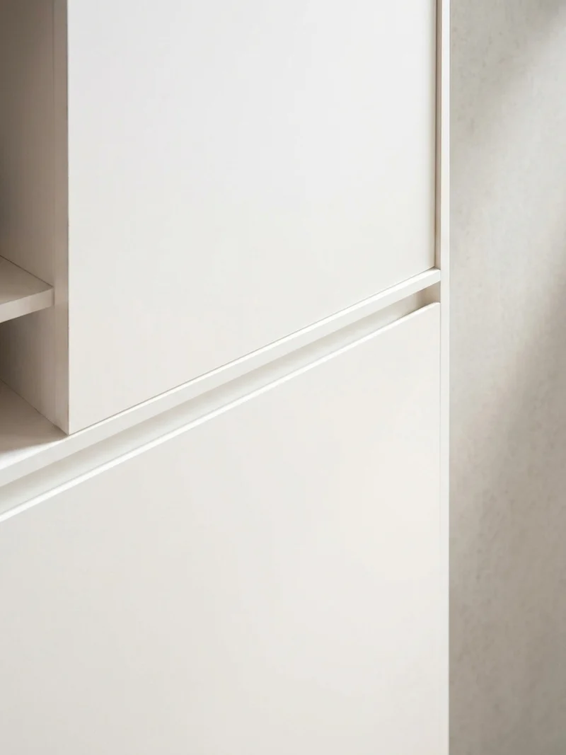 Schuhschrank – Weiß, 71x110x24 cm, Schuhkipper geschlossen, mit Ablage