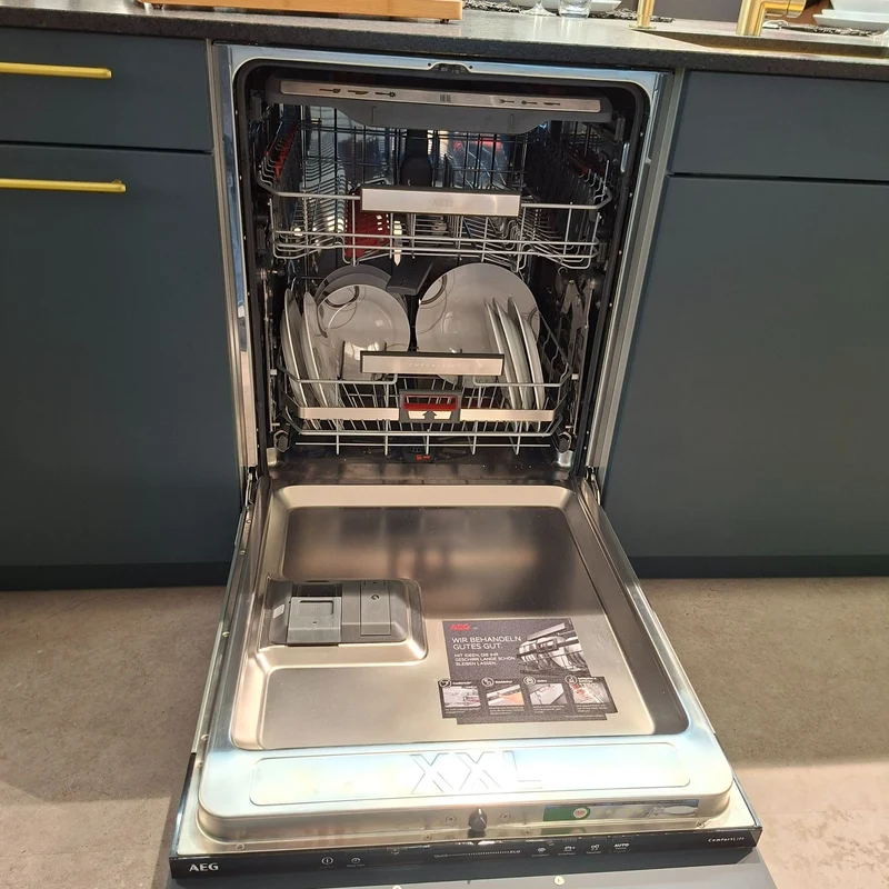 Einbauküche Siena Platte Naturstein Korpus Kunststoff K275 Achatgrau Front Lack L552M Tiefblau Inklusive E-Geräte Und Barhocker