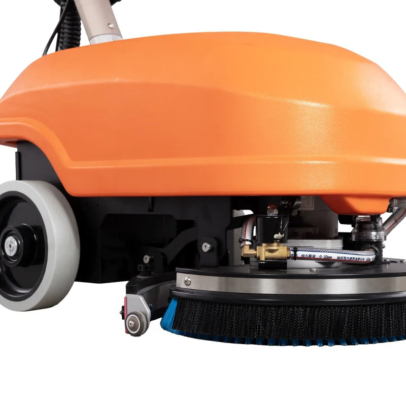 Kleine Scheuersaugmaschine SCRUBBER-XS mit 380 mm Bürsten
