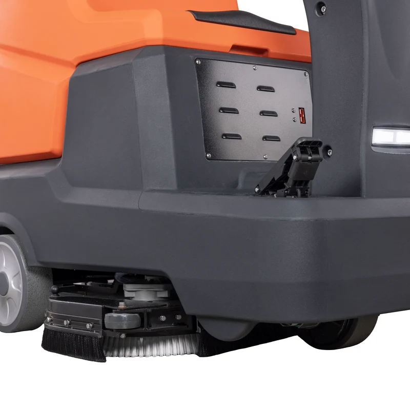 Aufsitz-Scheuersaugmaschine SCRUBBER-L mit 810 mm Bürsten