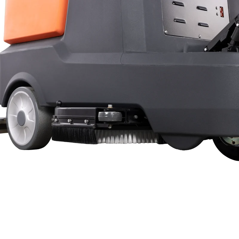 Aufsitz-Scheuersaugmaschine SCRUBBER-L mit 810 mm Bürsten