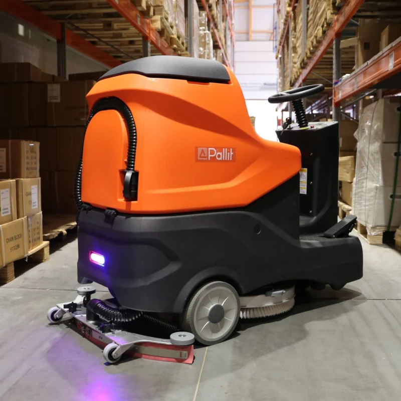 Aufsitz-Scheuersaugmaschine SCRUBBER-M mit 530 mm Bürsten