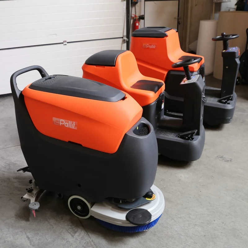 Handgeführte Scheuersaugmaschine SCRUBBER-S mit 530 mm Bürsten