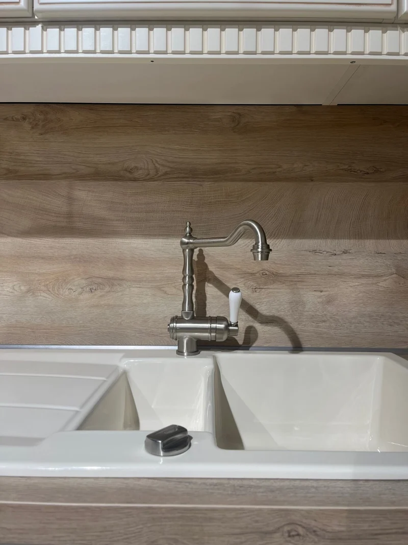 Landhausküche Castello Holzwerkstoff Magnolia Gewischt Weiß Inklusive E-Geräte