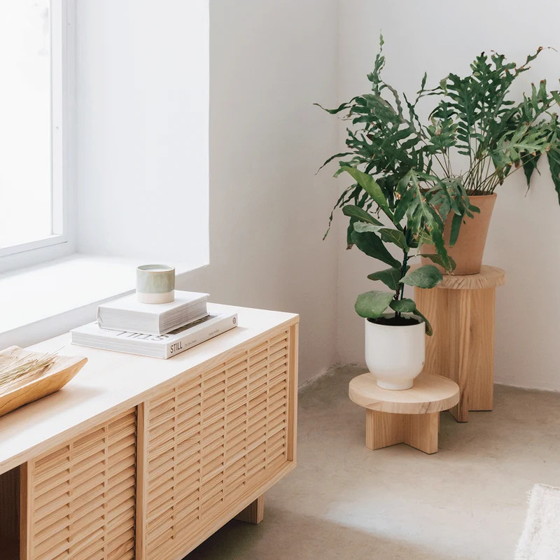 Mola - Low stool in natural wood 15 cm