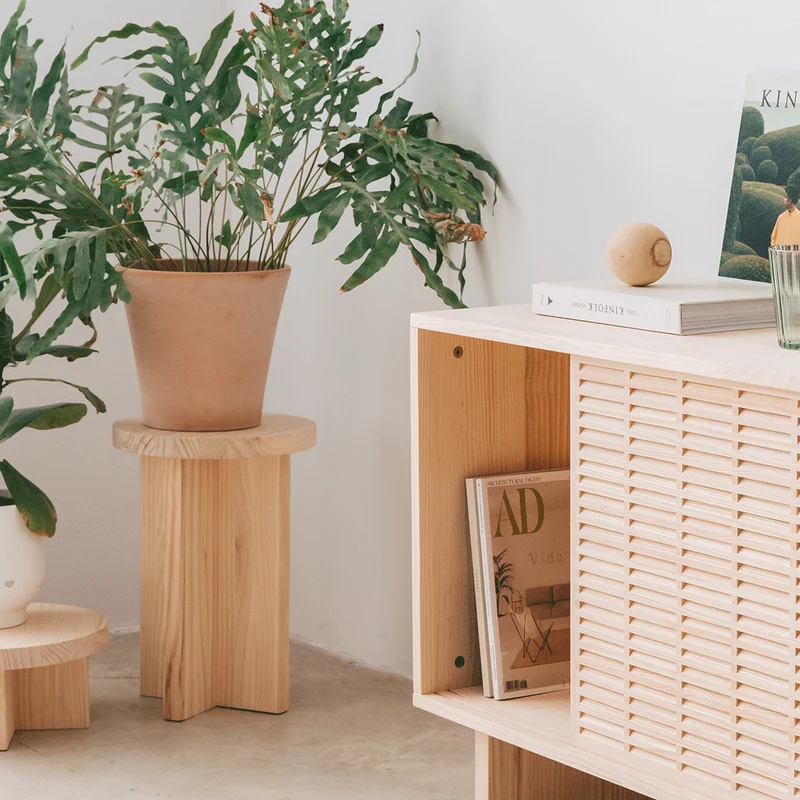 Denia - Stool in pine wood 42 cm