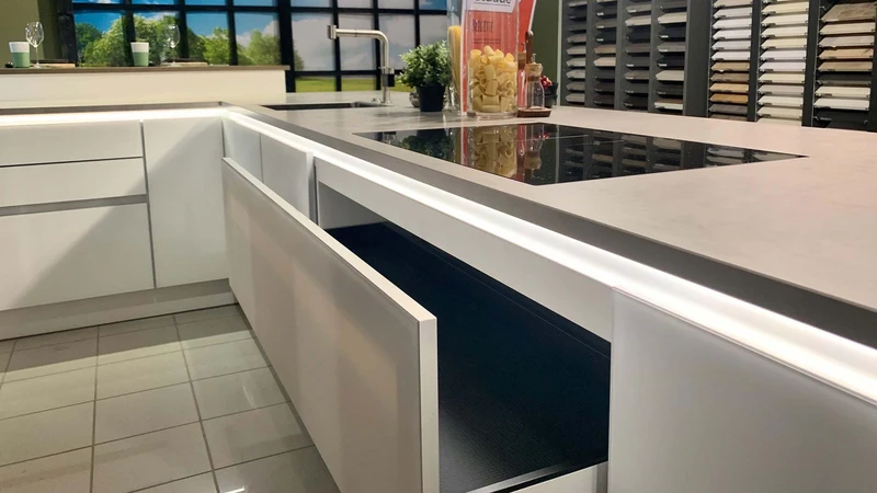 Küche Base Ergo Glas Schneeweiß Weiß Echtholz Espresso Braun Arbeitsplatte Keramik Beige Mit Beleuchtung