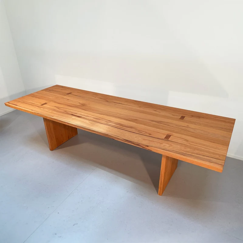 ZEN/10 Tisch aus massiver Kernbuche 280x100 cm