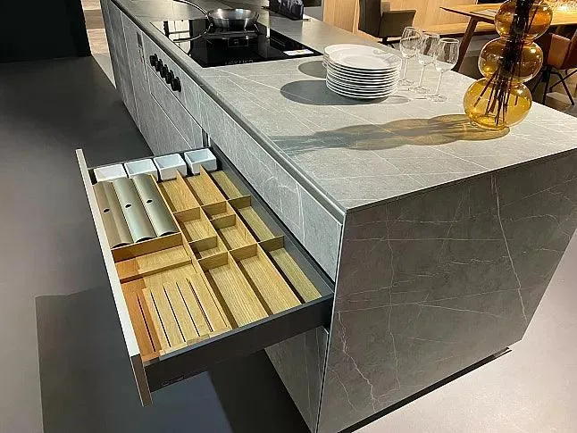 Küche nx950 Front Ceramic Marmor Grigio Mit Glasfronten Lavaschwarz Matt