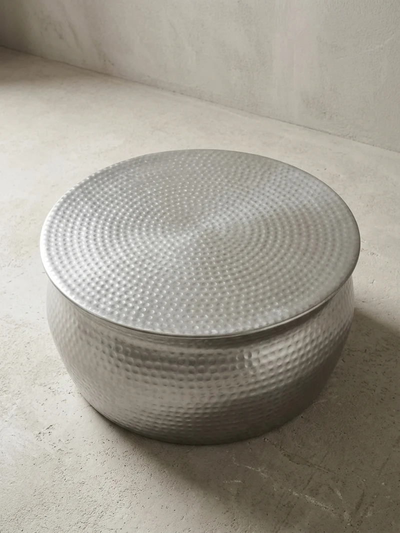 Couchtisch: Orientalisch, Hammerschlagstrukturen, Aluminium, Handgefertigt