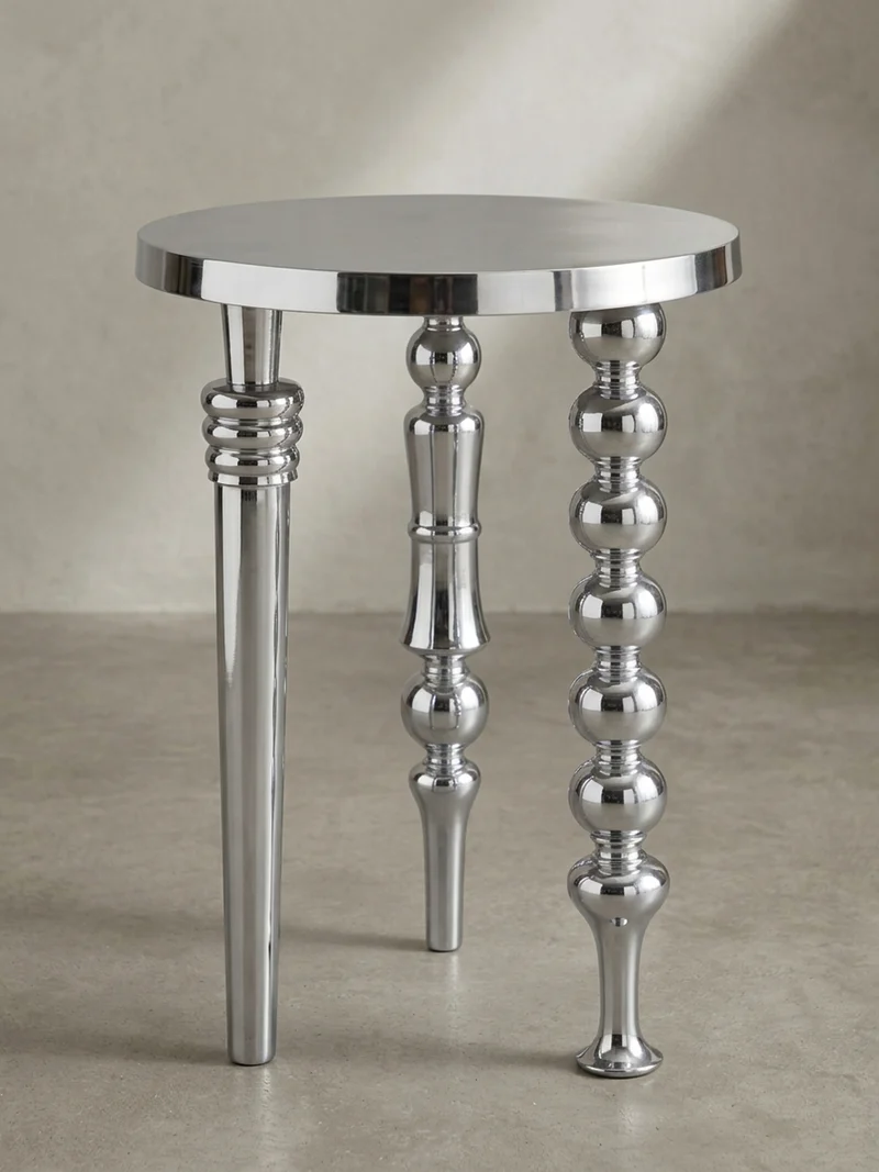 Beistelltisch – Aluminium Silber Dreibein Design 44x44x63 cm