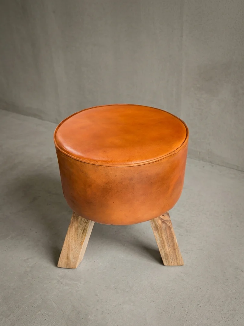 Sitzhocker – Ziegenleder/Holz, 45 cm, Country-Stil