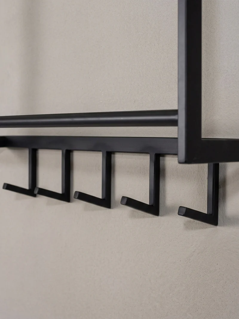 Wandgarderobe Metall Schwarz Modern mit 5 Haken und Kleiderstange