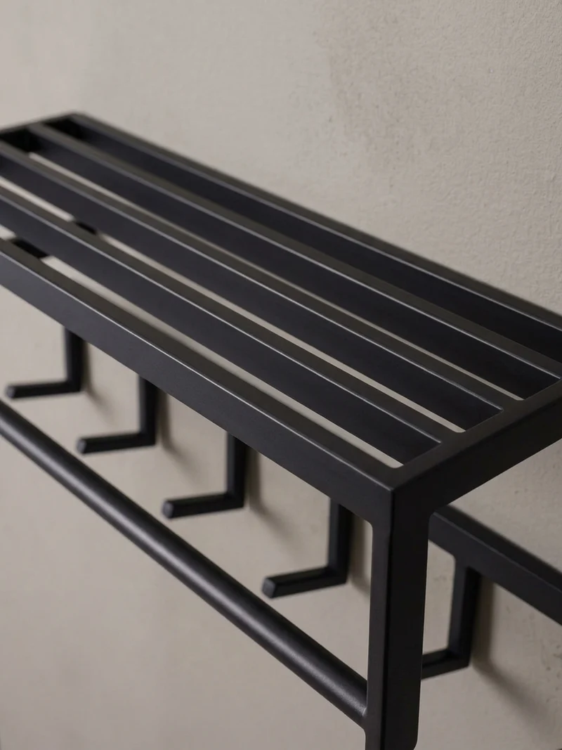 Wandgarderobe Metall Schwarz Modern mit 5 Haken und Kleiderstange