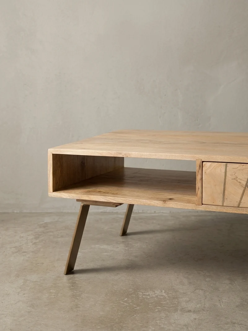 Couchtisch in Rustikalem Landhausstil, Massives Mangoholz und Metall, Maße 95x42x50 cm