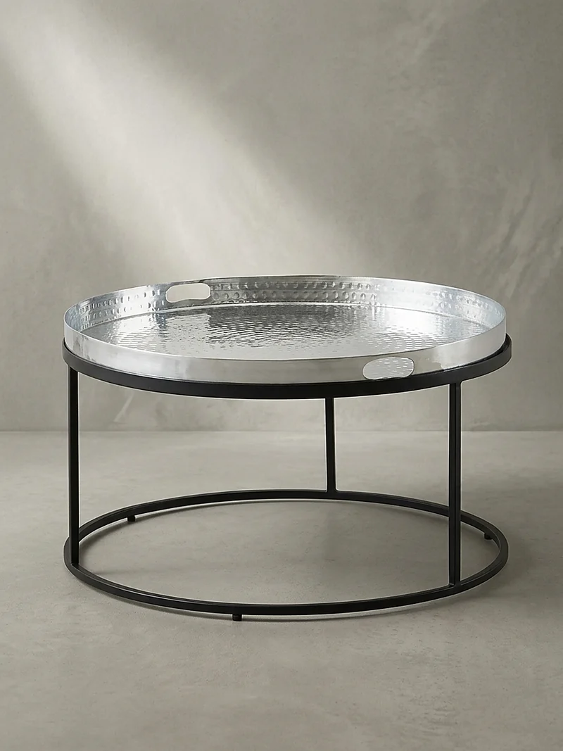 Couchtisch mit Hammerschlag-Struktur, abnehmbares Tablett, aus Aluminium und Eisen