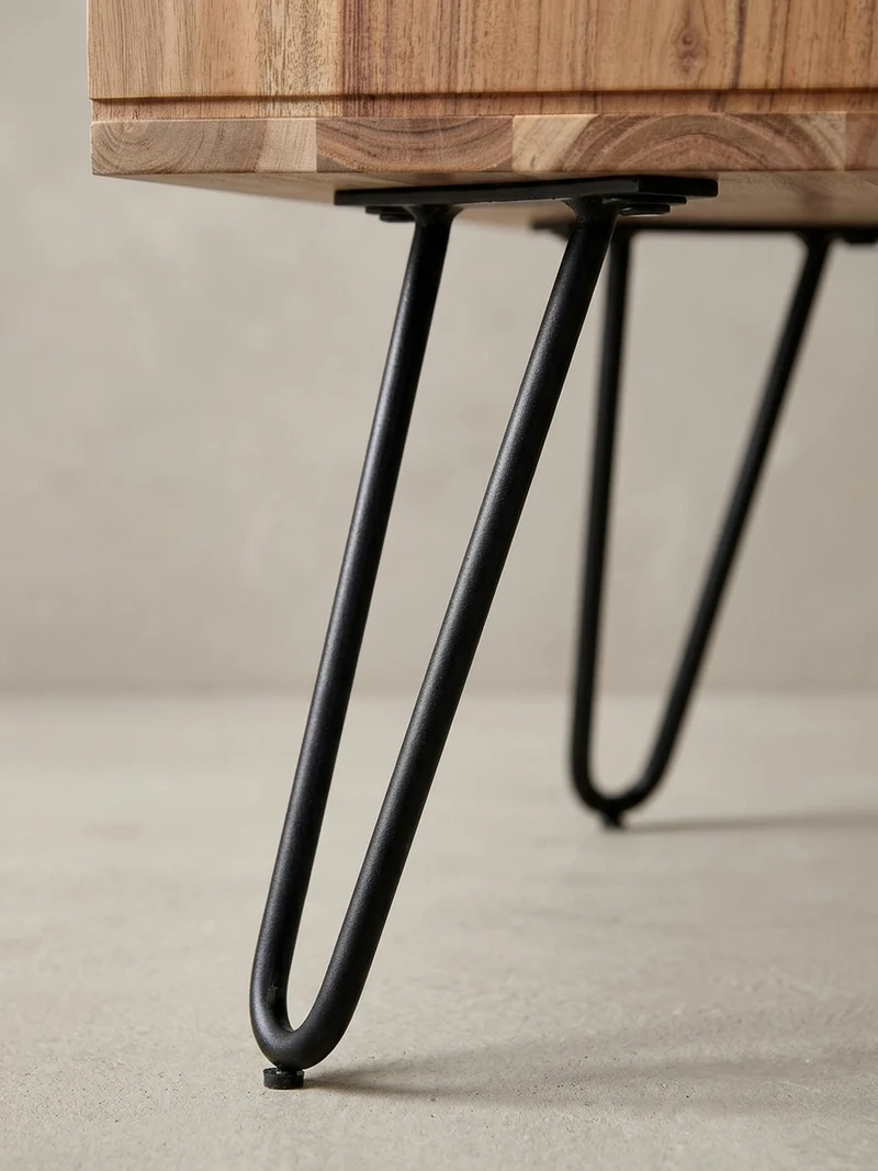 Couchtisch aus massivem Akazienholz mit Metallgestell und Stauraum im modernen Design