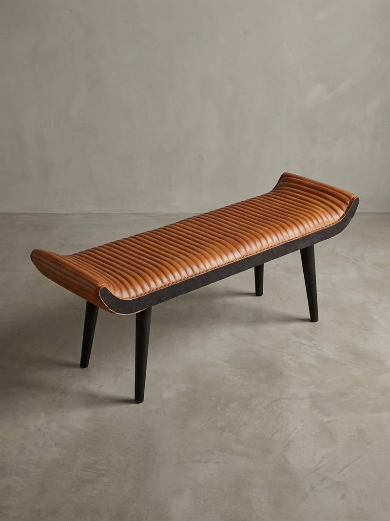 Sitzbank – Echtleder, 125x51x38 cm, Nietenrand, Massivholzbeine