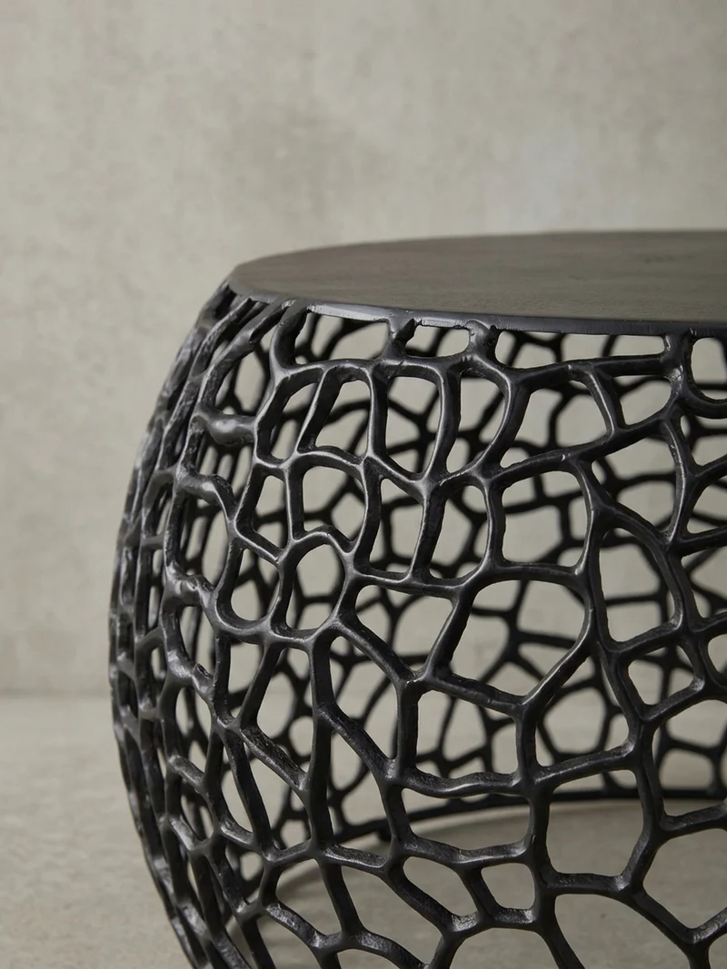 Couchtisch mit Aststruktur, lackiertes Aluminium, handgefertigt, Ablagefläche