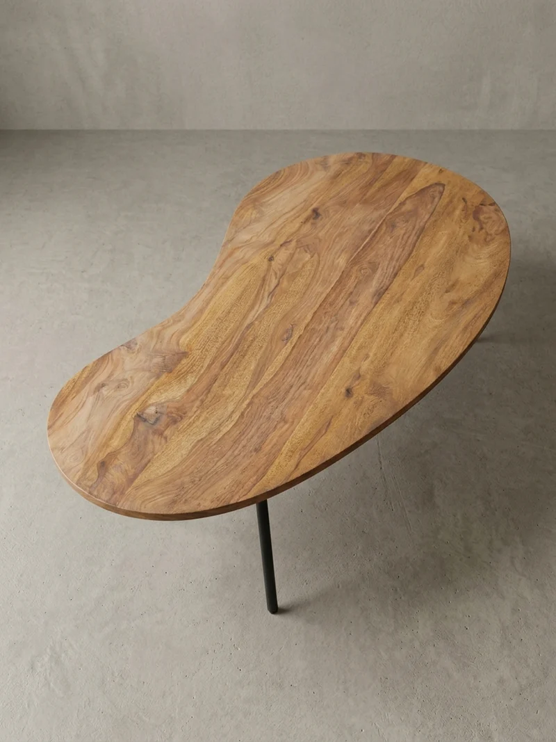 Couchtisch Retro-Stil mit Nierenform, Massivholz, Metallbeine, pflegeleichte Tischplatte