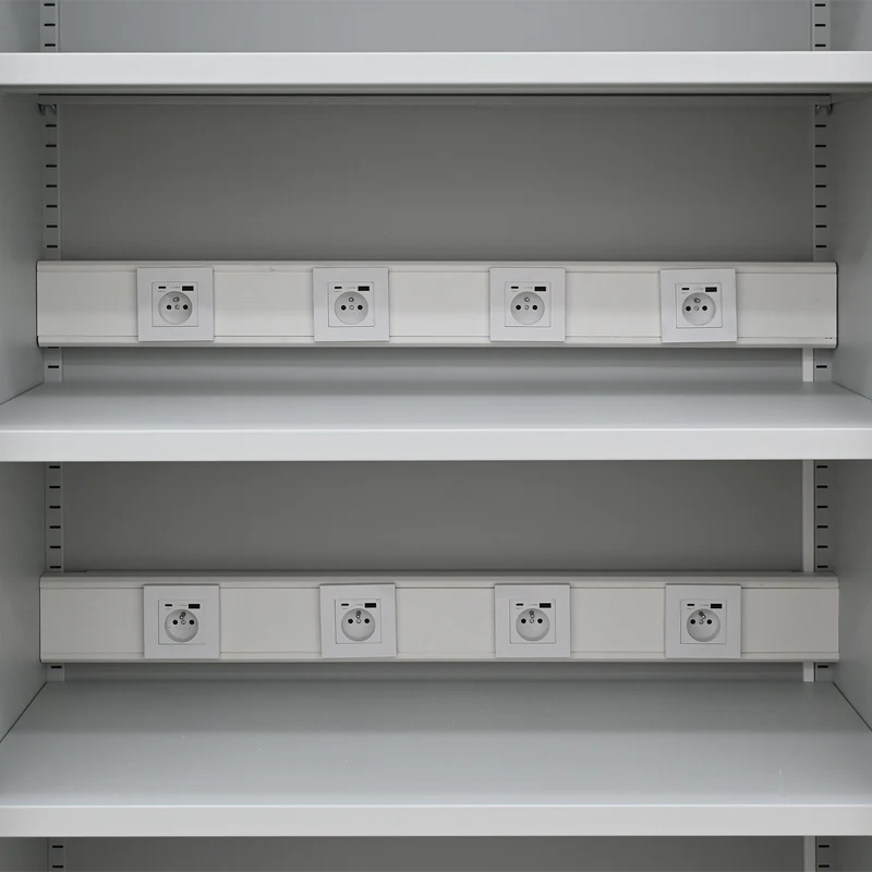 Stahl-Steckdosenschrank für Akkugeräte | 920 × 500 × 1960 mm | 4/8 Steckdosen