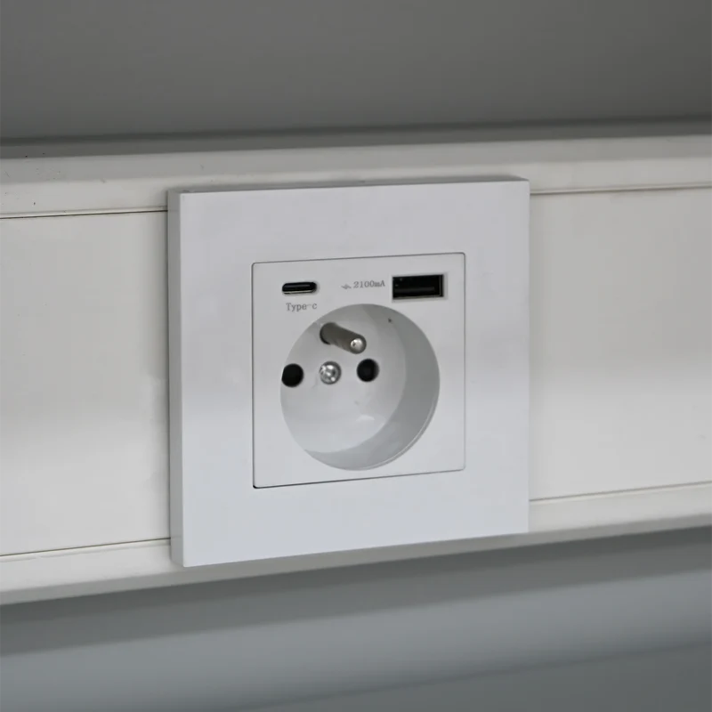 Stahl-Steckdosenschrank für Akkugeräte | 920 × 500 × 1960 mm | 4/8 Steckdosen