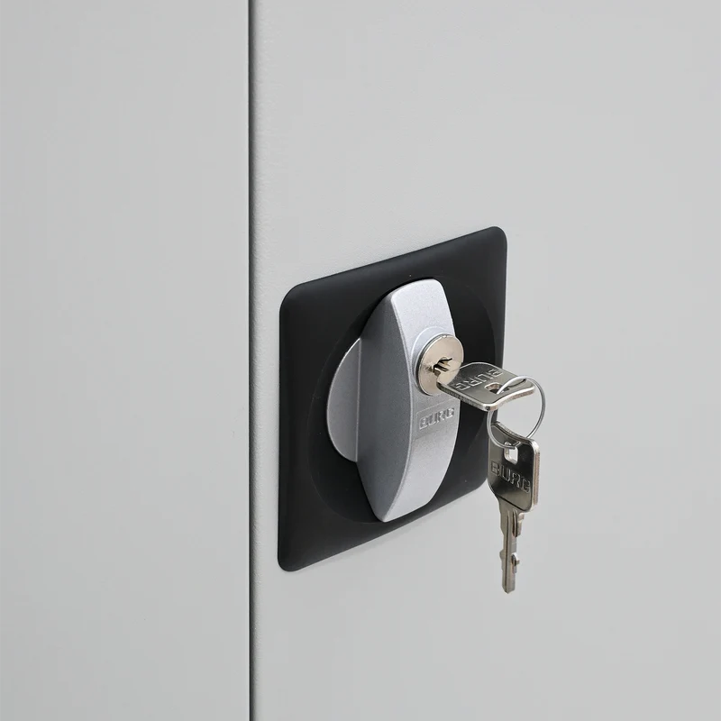 Stahl-Steckdosenschrank für Akkugeräte | 920 × 500 × 1960 mm | 4/8 Steckdosen