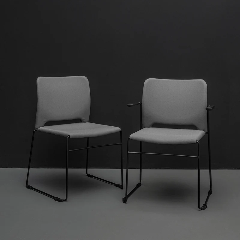 Schalenstuhl (Design) – Gepolsterte Kunststoffschale stapelbar
