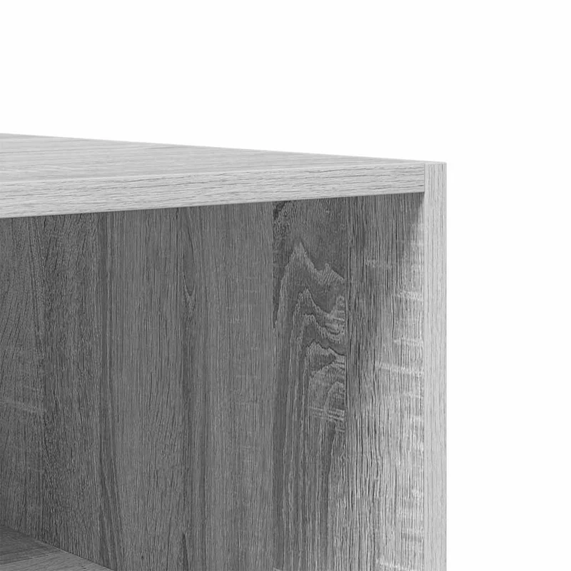 Offener Kleiderschrank mit Fächern und Kleiderstange
