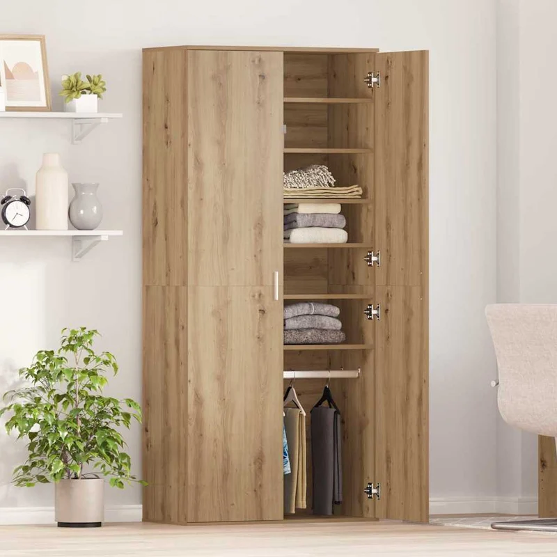 Hoher Schuhschrank aus Holzwerkstoff mit viel Stauraum