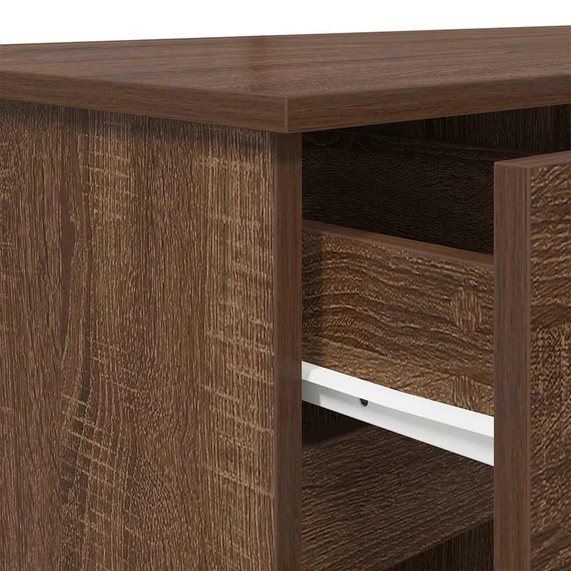 Großer Schreibtisch mit Schubladen und Türen, 140 cm