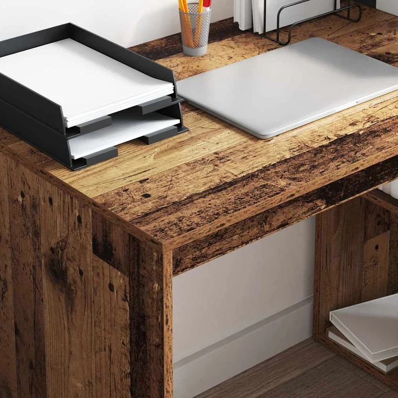 Kleiner Computertisch mit Regal fürs Homeoffice