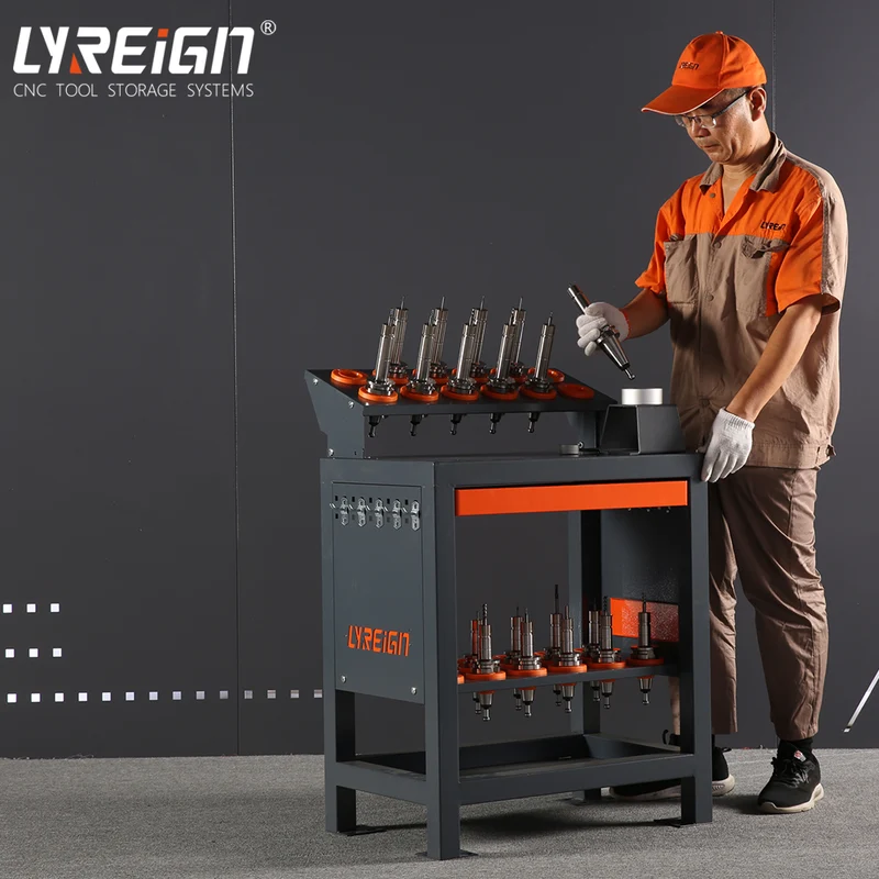 Werkbank mit CNC-Werkzeughaltern