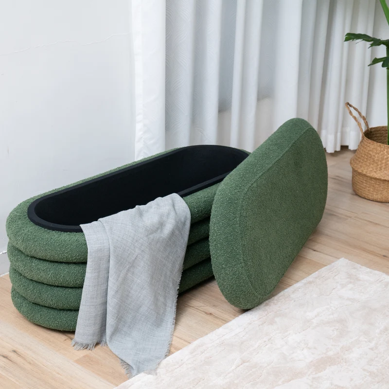 BLOSSOM XL Hocker mit Stauraum und Boucle-Bezug